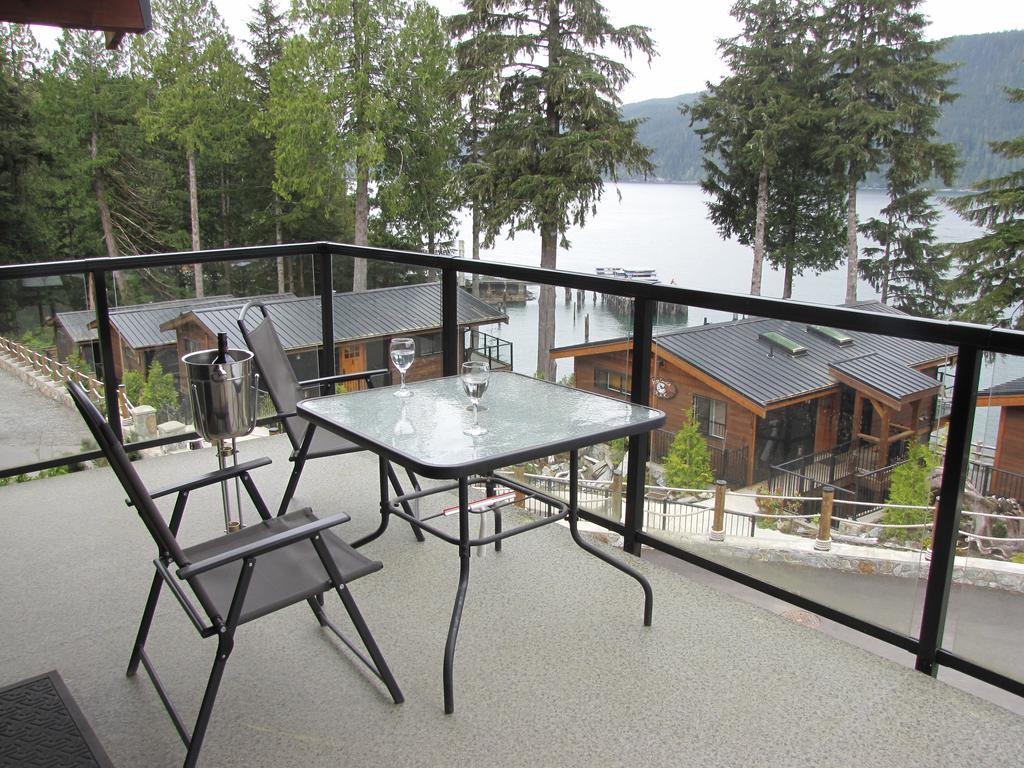 Pair-A-Dice Cottage Port Renfrew Kültér fotó